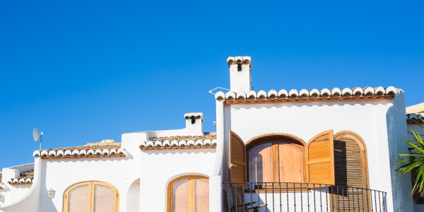 Pintar Fachadas de Casas Unifamiliares / Chalets en Leganés · Pinturas para Pintado de Fachadas Metálicas o de Hormigón