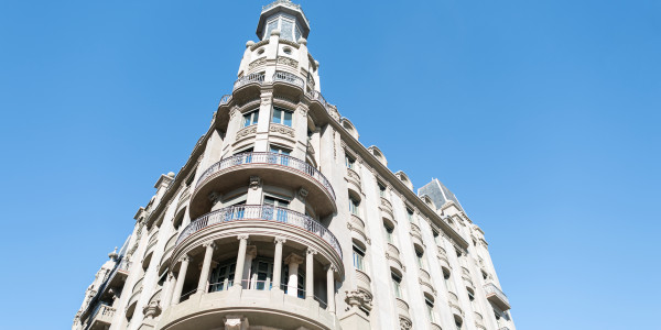 Pintar Fachadas de Empresas / Negocios / Locales Comerciales en Leganés · Restauración de Fachadas Antiguas